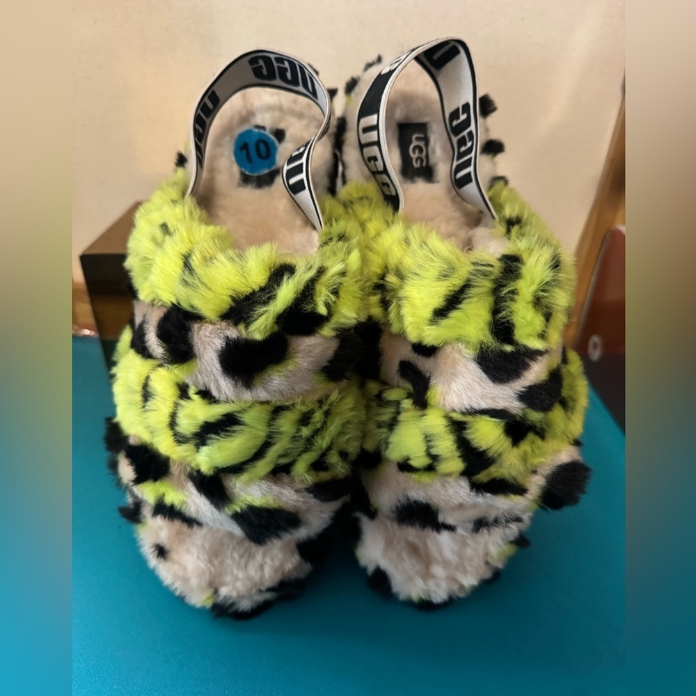 UGG Women's Sandals with Neon Green and Black Leopard Print - Picture 2 of 7